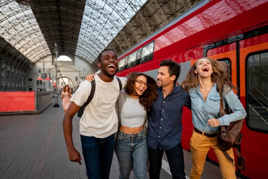 A viajar pela Europa de comboio com amigos